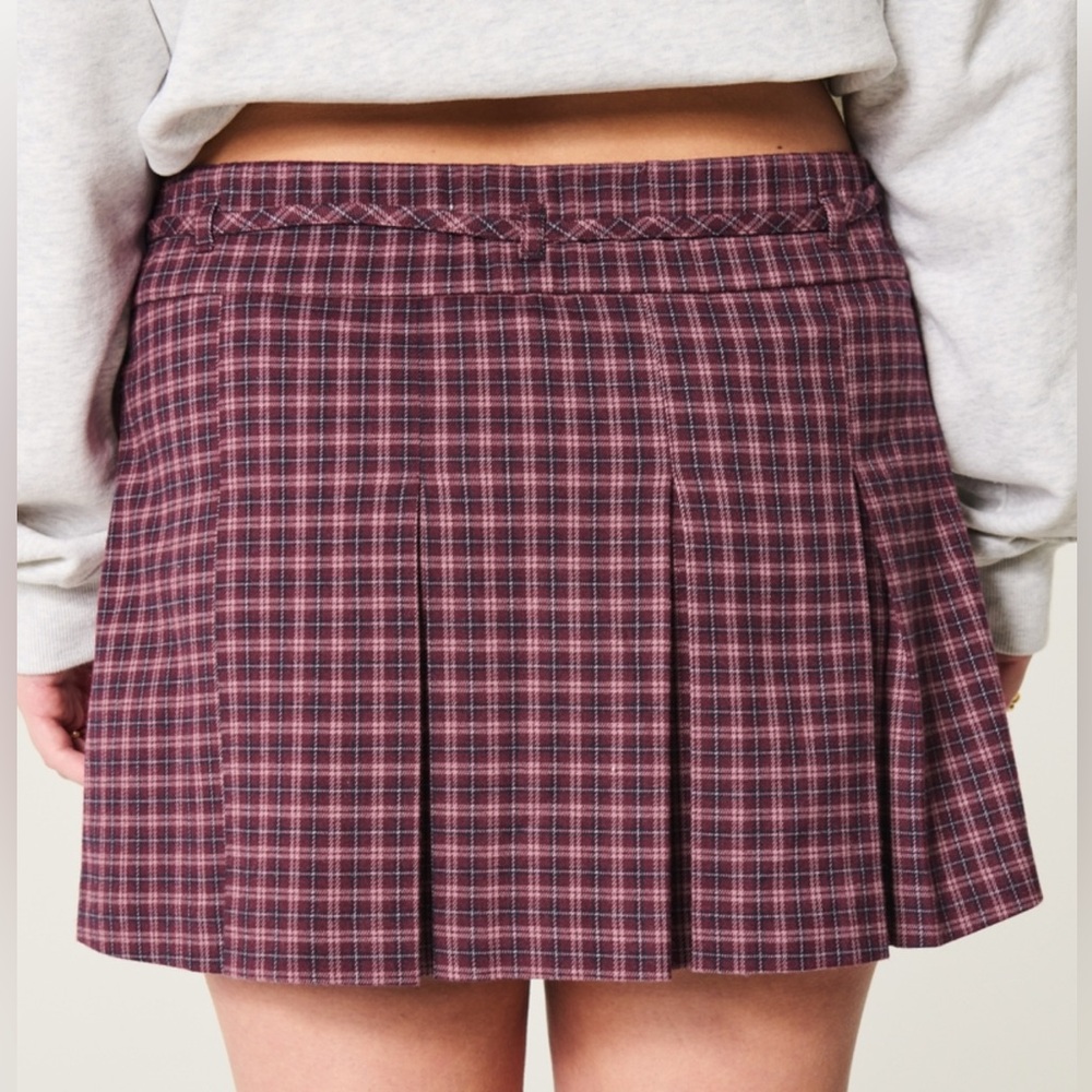 Plaid Pleated Skirt - Red and Black